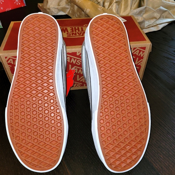 VANS - Picture 4 of 4